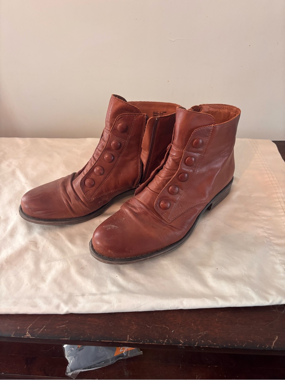 Miz Mooz Brown Leather Button-Front Ankle Boots euro42